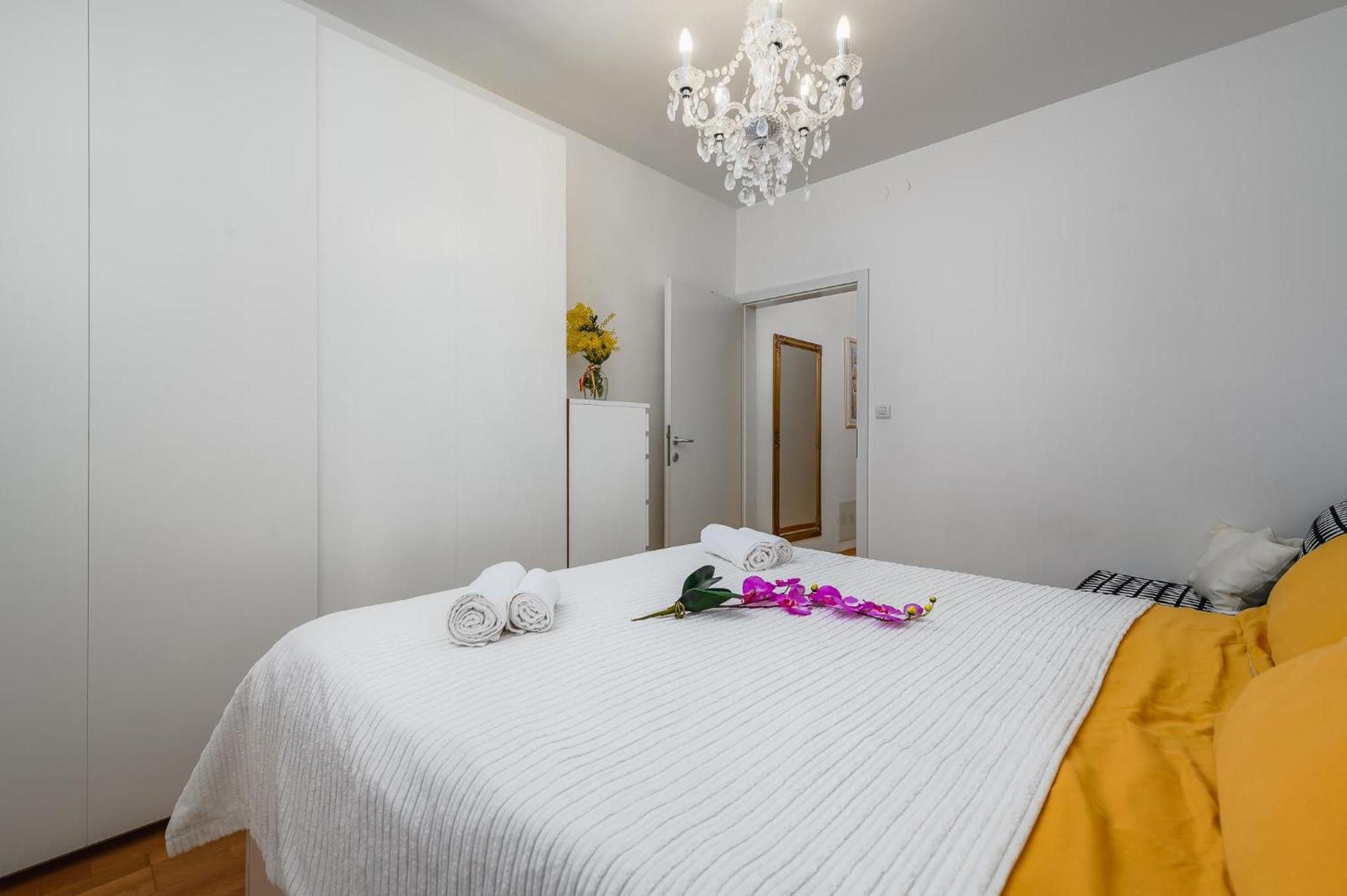 Aureo Apartment Pula Center Екстериор снимка