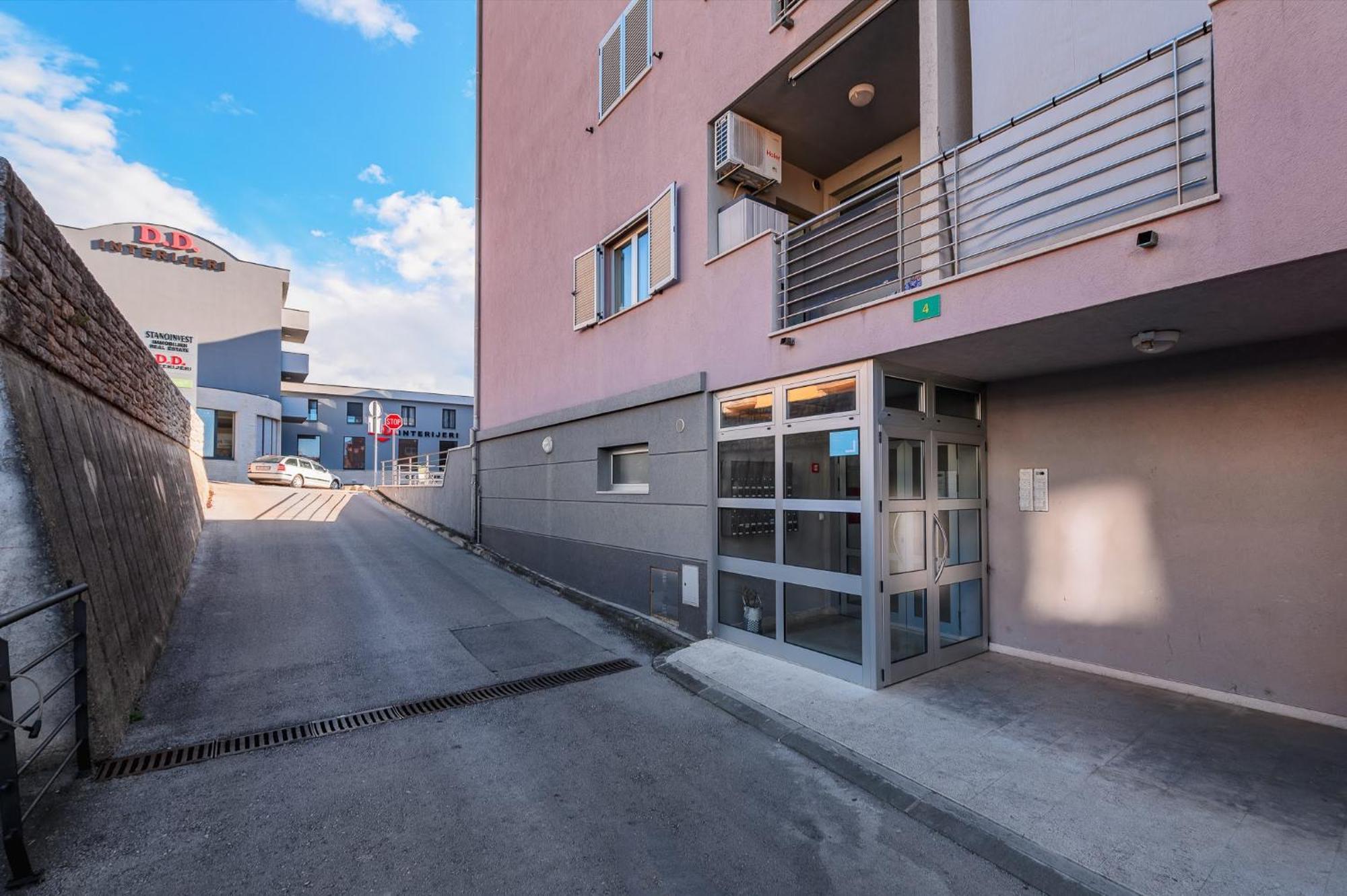Aureo Apartment Pula Center Екстериор снимка