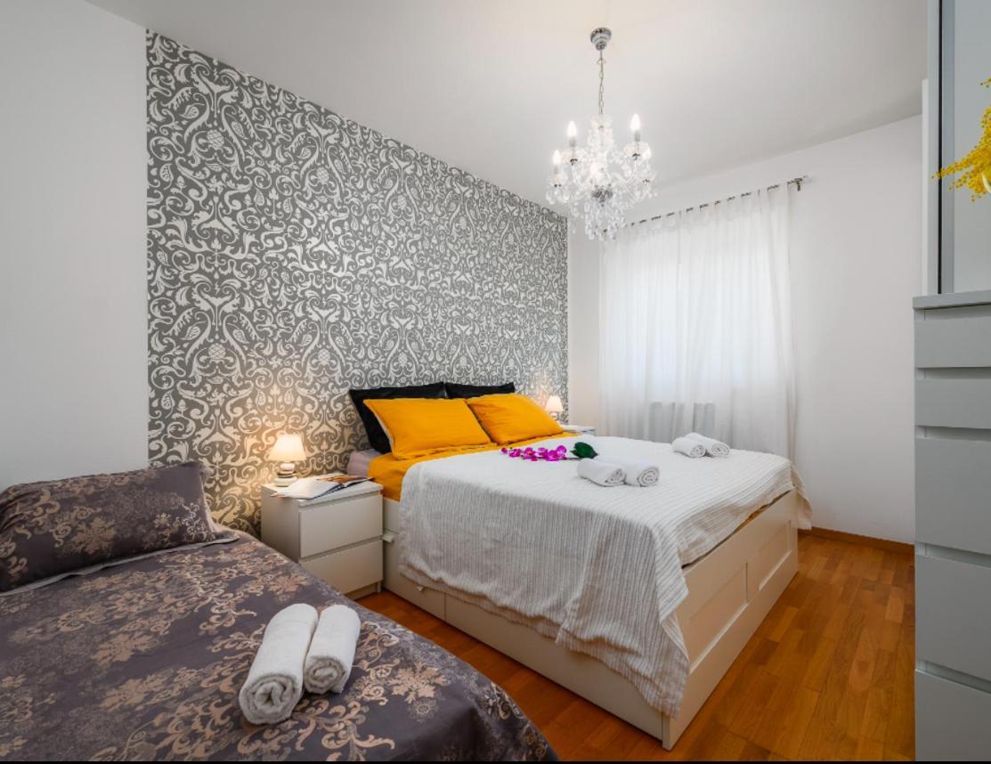 Aureo Apartment Pula Center Екстериор снимка